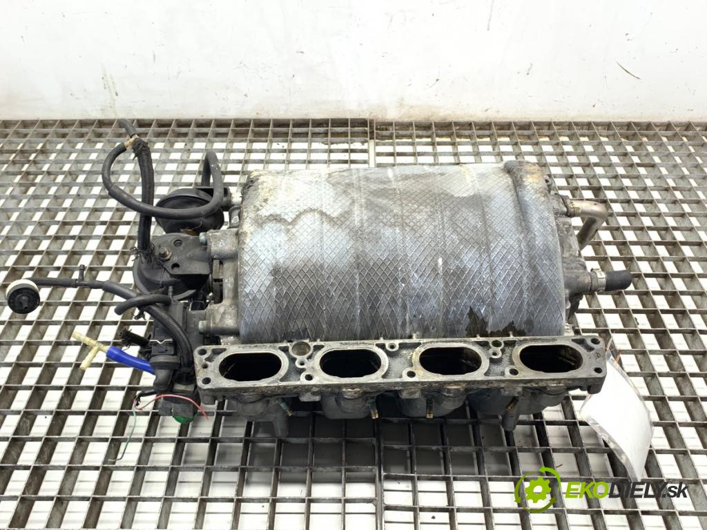 AUDI A8 D3 sedan 2002 246 kW 4.2 quattro 4172 potrubí sání  (Sací potrubí)