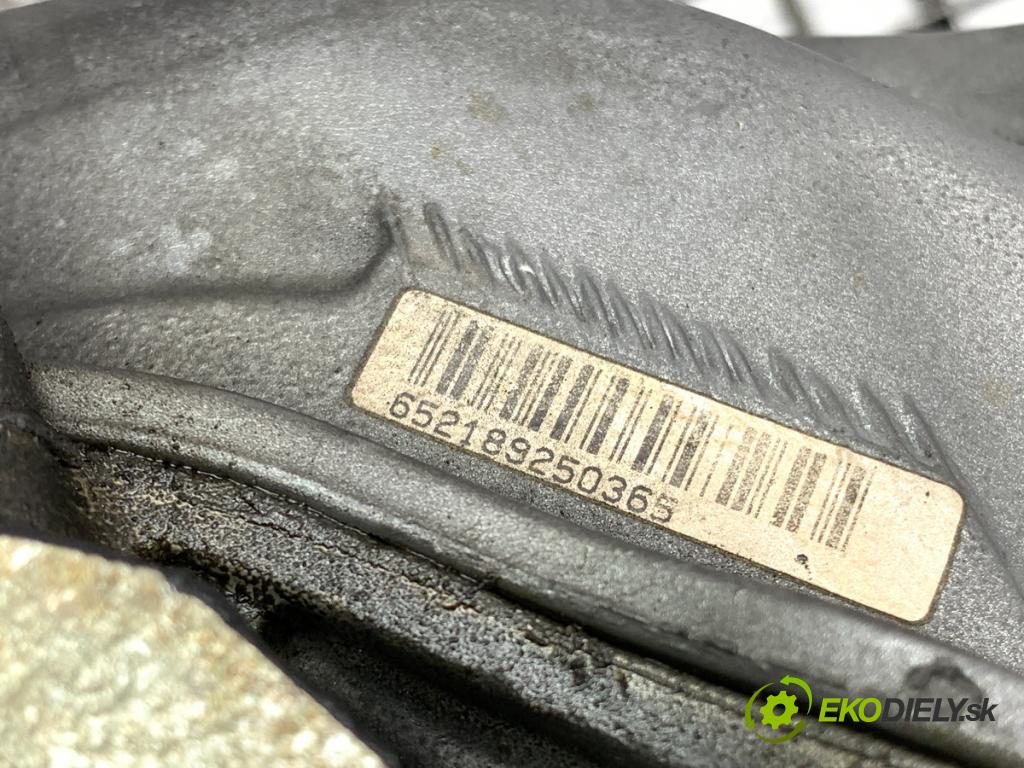 AUDI A8 D3 sedan 2002 246 kW 4.2 quattro 4172 potrubí sání  (Sací potrubí)