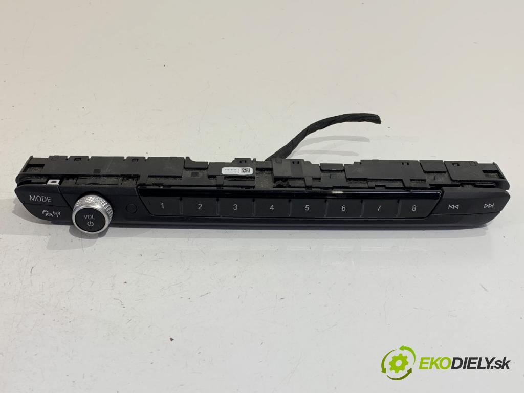BMW G02 SUV 2024 265 kW M40 i xDrive 2998 Panel ovládania radia 5A47C37 (Prepínacie páčky pod volantom)