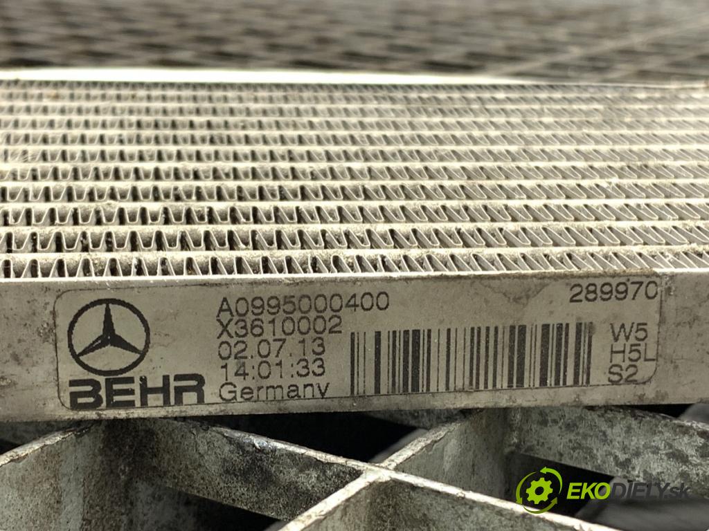 MERCEDES-BENZ C218 coupe 2014 300 kW CLS 500 (218.373) 4663 chladič oleje A0995000400