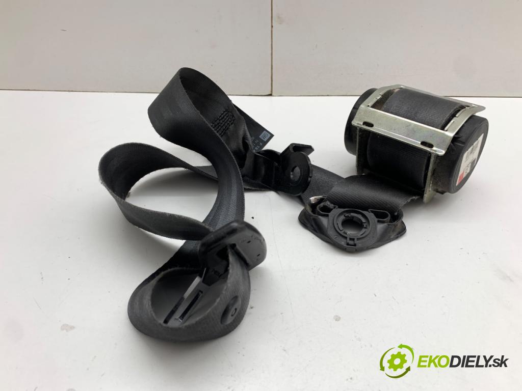 OPEL CORSA E liftback 2015 55 kW 1.4 (08) 1398 Držiak BEZPEČNOSŤ ľavy predný 13427740