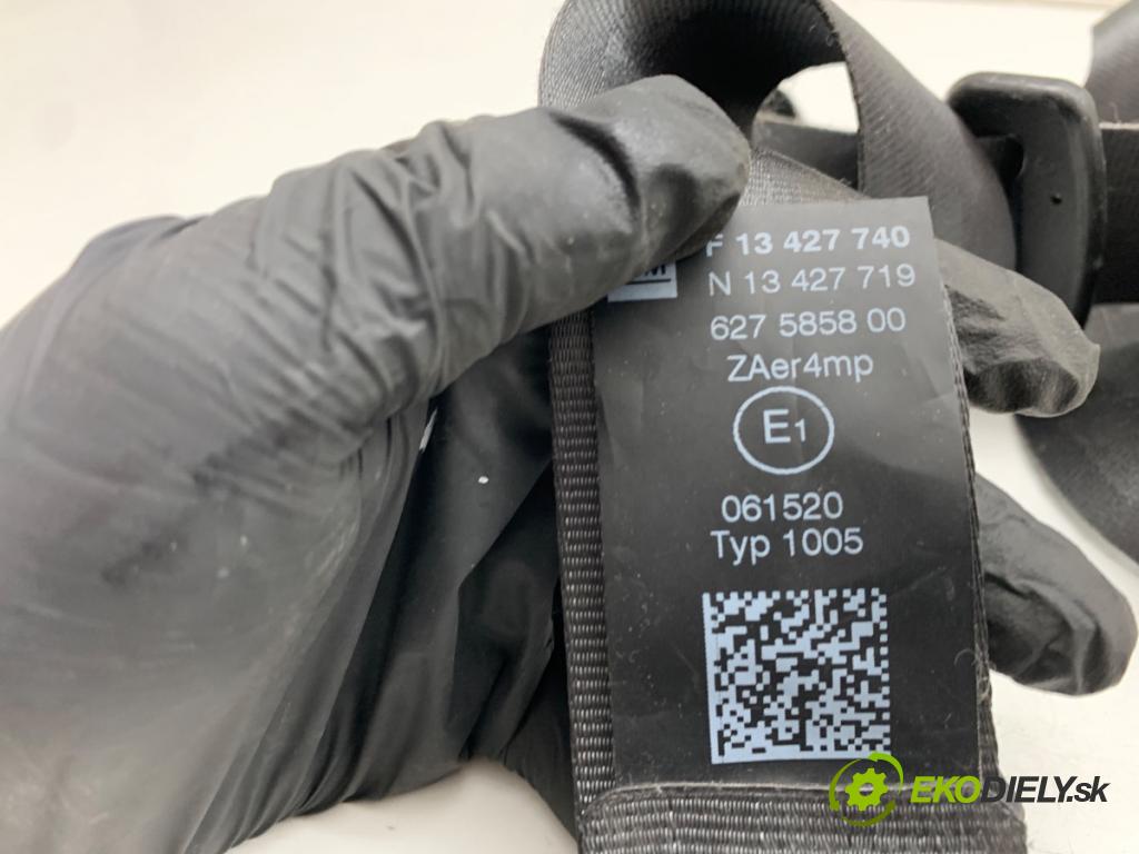 OPEL CORSA E liftback 2015 55 kW 1.4 (08) 1398 Držiak BEZPEČNOSŤ ľavy predný 13427740
