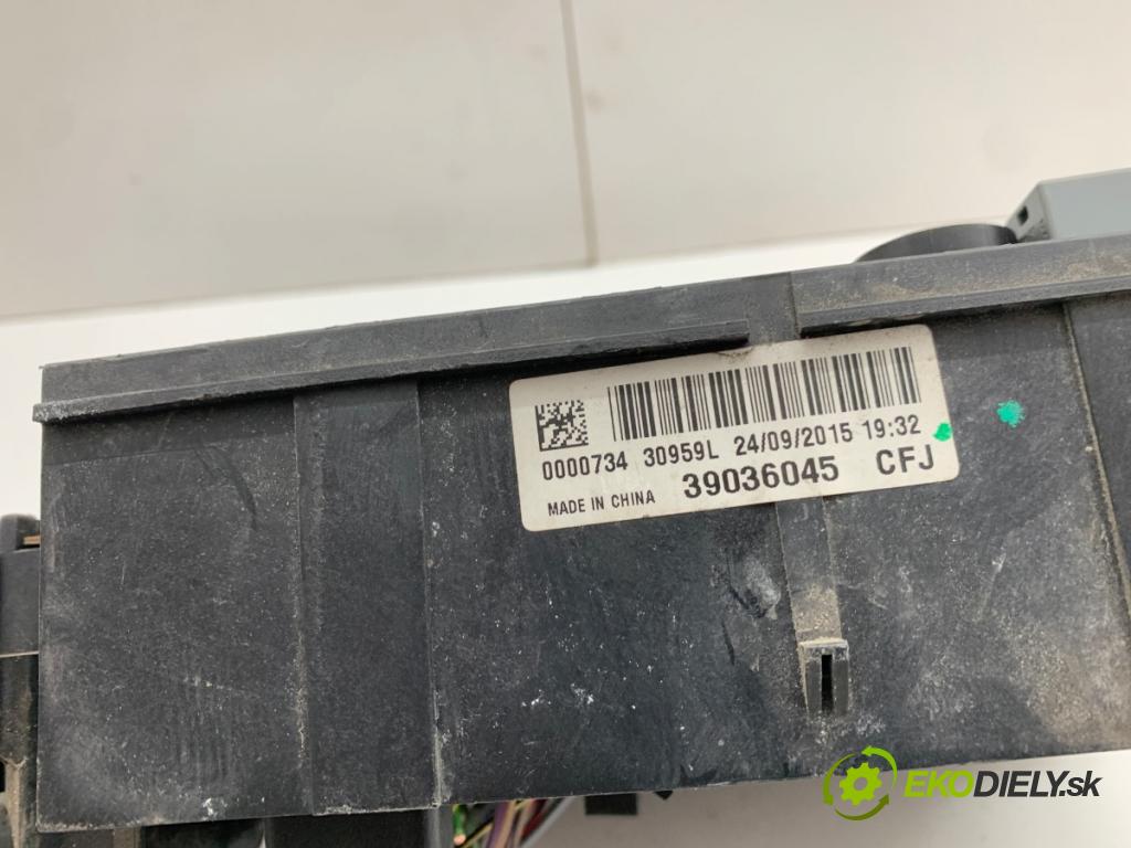 OPEL CORSA E liftback 2015 55 kW 1.4 (08) 1398 modul BSI 39036045 (Pojistková skříňka)