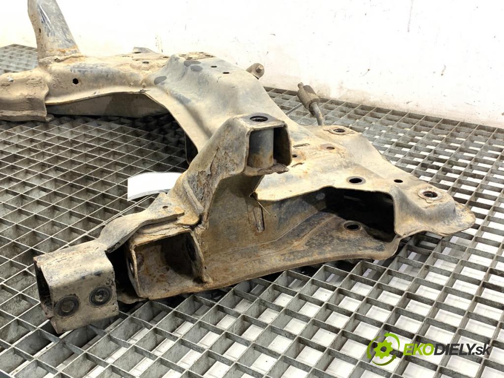 OPEL CORSA E liftback 2015 55 kW 1.4 (08) 1398 Výstuha pod Motor (Výstuha predná)