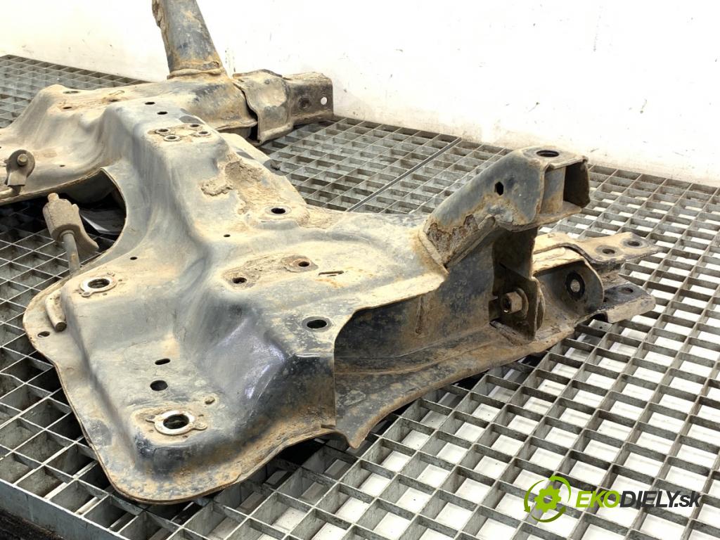 OPEL CORSA E liftback 2015 55 kW 1.4 (08) 1398 Výstuha pod Motor (Výstuha predná)