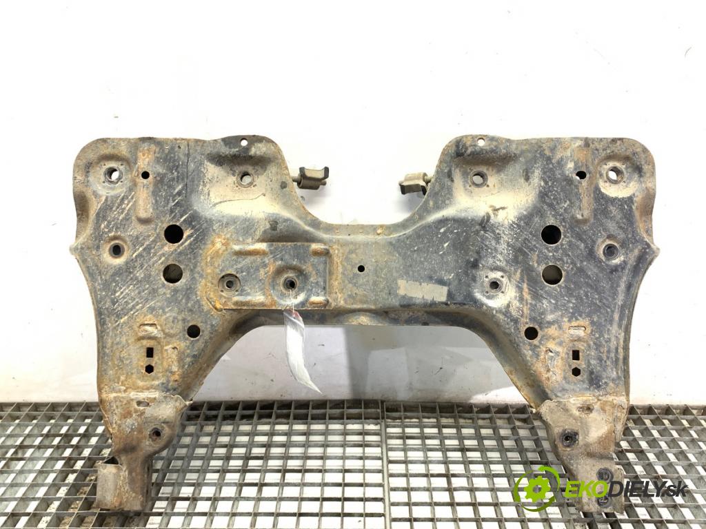OPEL CORSA E liftback 2015 55 kW 1.4 (08) 1398 Výstuha pod Motor (Výstuha predná)