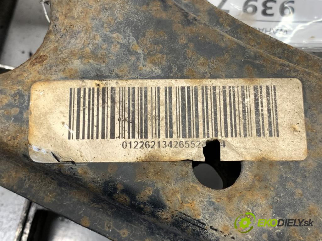 OPEL CORSA E liftback 2015 55 kW 1.4 (08) 1398 rameno levý přední část