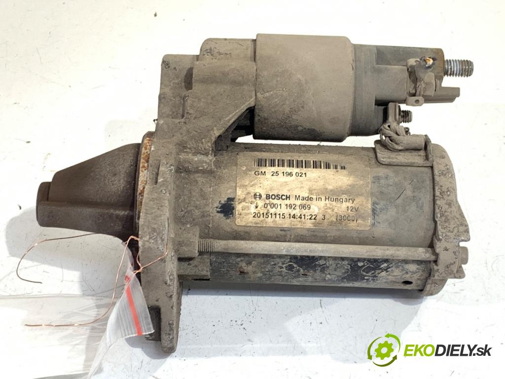 OPEL CORSA E liftback 2015 55 kW 1.4 (08) 1398 Štartér 25196021 (Štartér)