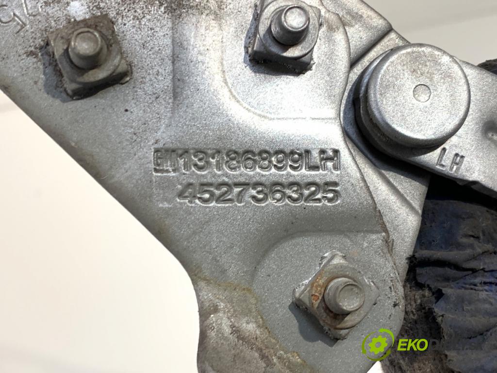 OPEL CORSA E liftback 2015 55 kW 1.4 (08) 1398 Záves kapoty ľavy predný 13186899