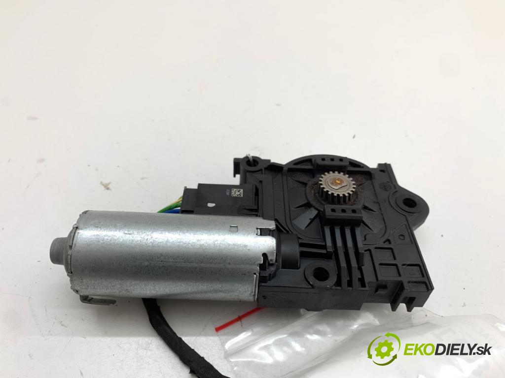BMW G02 SUV 2024 265 kW M40 i xDrive 2998 Motor strešného okna 10030661A