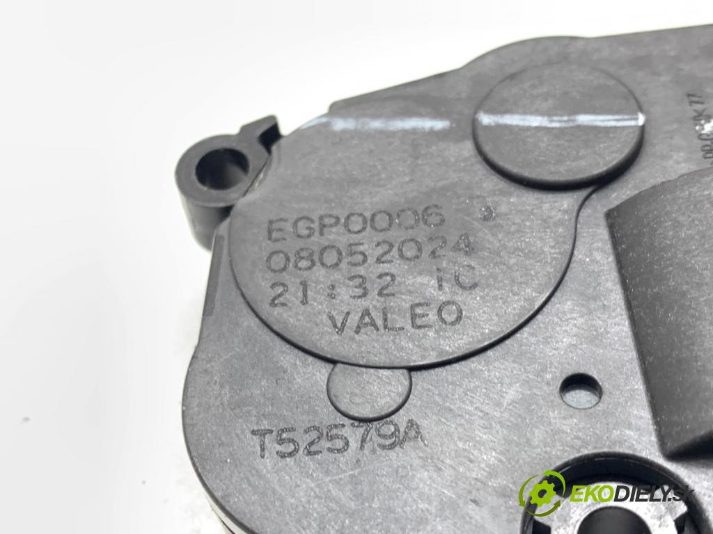 BMW G02 SUV 2024 265 kW M40 i xDrive 2998 Motor kúrenia T52579A