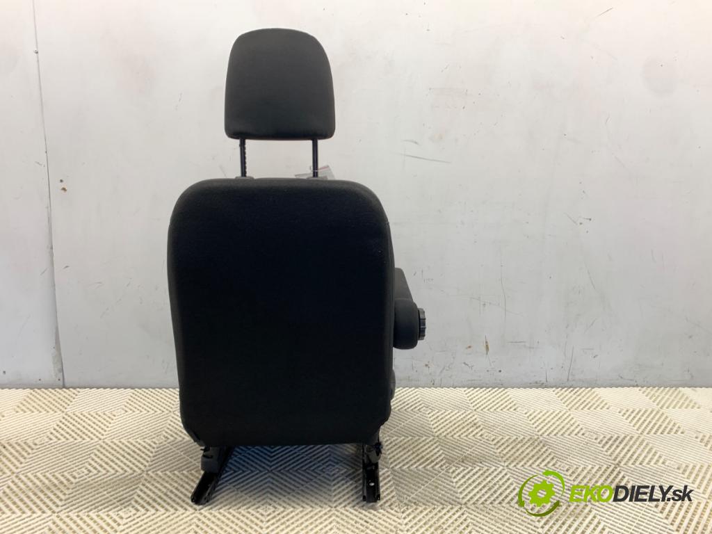 RENAULT TRAFIC III Skrzynia 2023 81 kW 2.0 dCi 110 (FGMW) 1997 Sedadlo ľavy predný