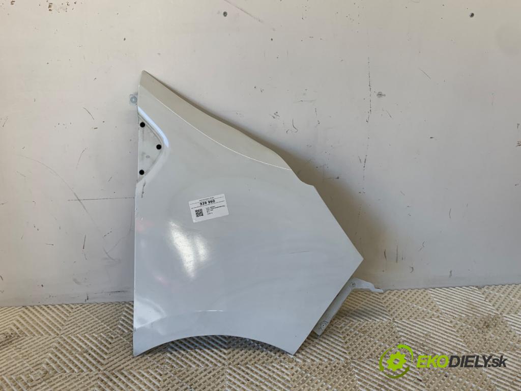 RENAULT TRAFIC III Skrzynia 2023 81 kW 2.0 dCi 110 (FGMW) 1997 Blatník pravy predný 