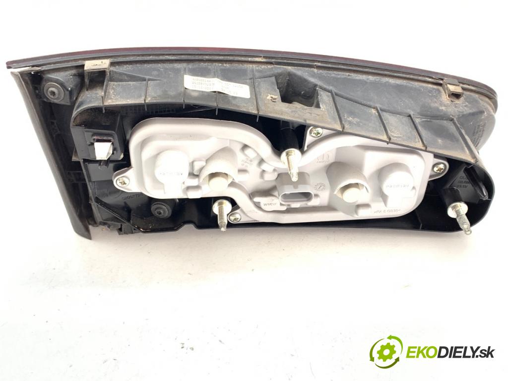 FIAT TIPO Kombi 2018 70 kW 1.4 (356WXA1B) 1368 Svetlo pravy zad vnútorná 0520977230E