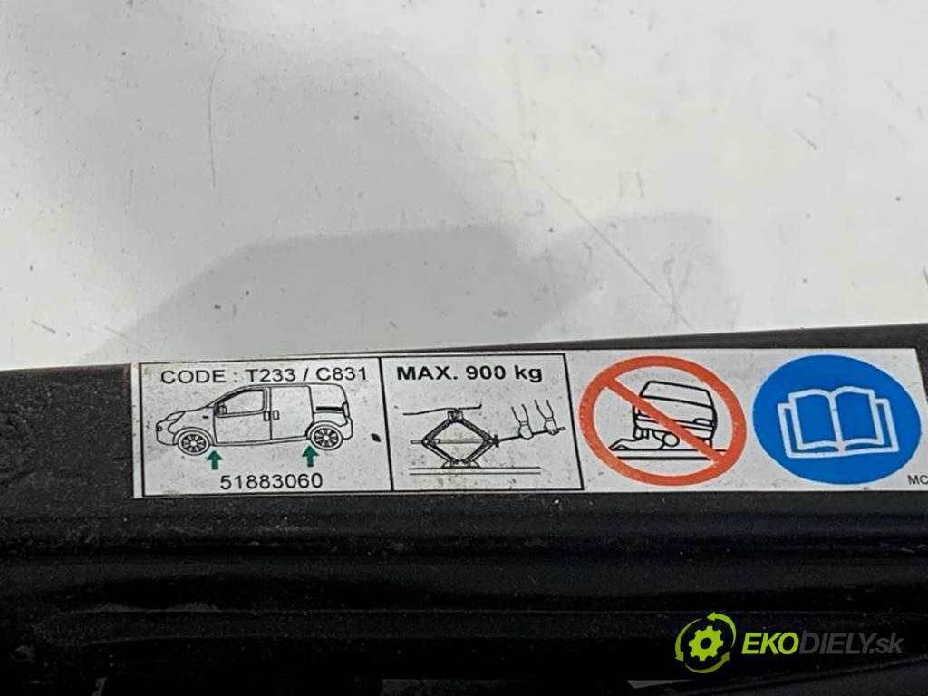 PEUGEOT BIPPER Nadwozie pełne/minivan 2011 55 kW 1.3 HDi 75 1248 Súprava náradia 51883060