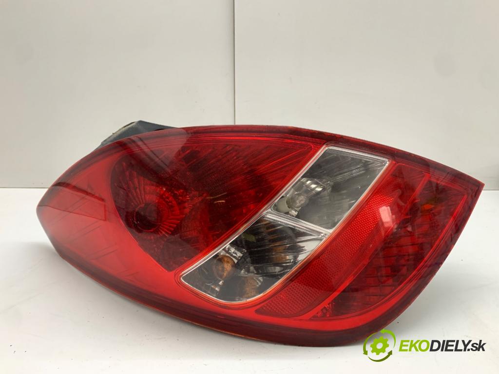 HYUNDAI i20 liftback 2009 57 kW 1.2 1248 světlo levý zadní část 
