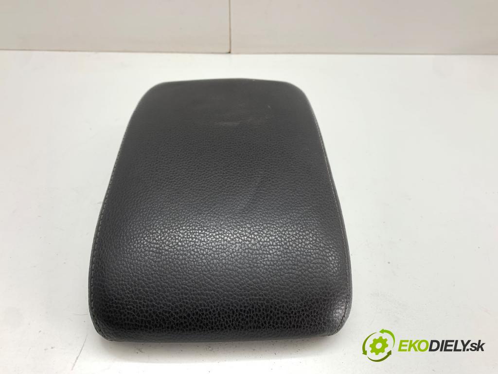 VW SCIROCCO III coupe 2009 118 kW 1.4 TSI 1390 Lakťová opierka  (Lakťová opierka)