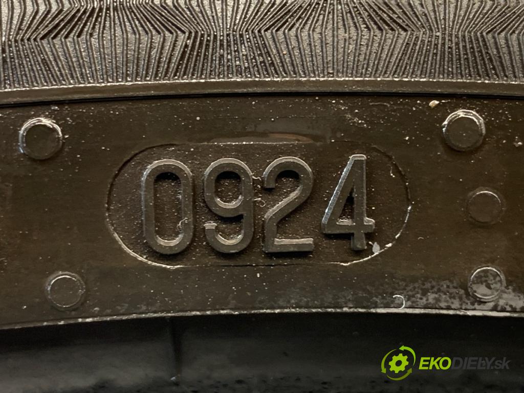 --- ---      PNEUMATIKY: PARA: VÍCENÁ SEZÓNA: 275/35 R20 CONTINENTAL