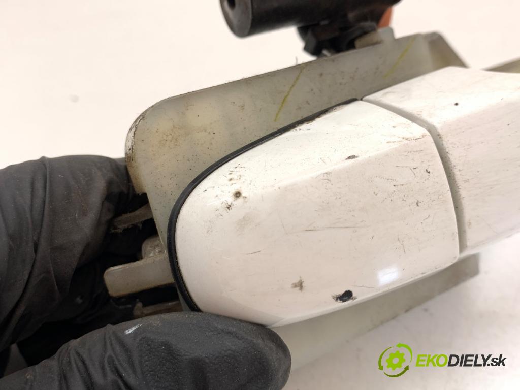 HYUNDAI i20 liftback 2009 57 kW 1.2 1248 klika vnejší pravý přední část