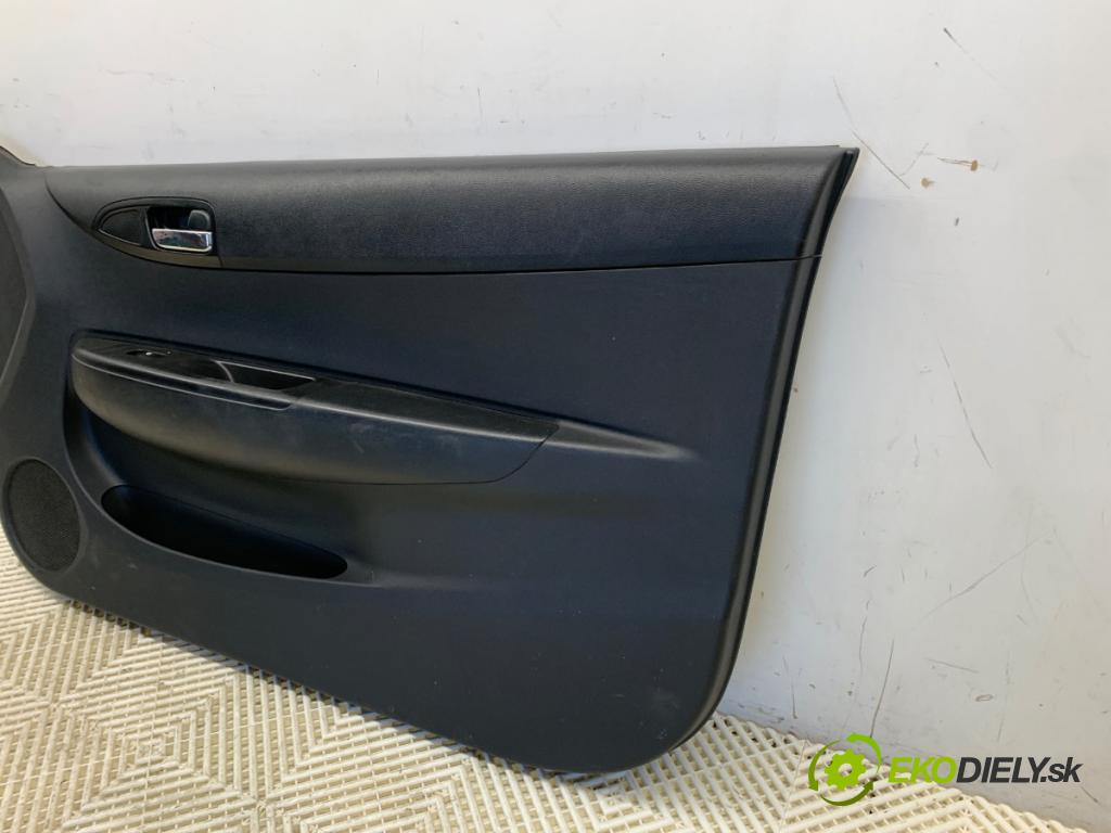 HYUNDAI i20 liftback 2009 57 kW 1.2 1248 čalúnenie Dvere pravy predný