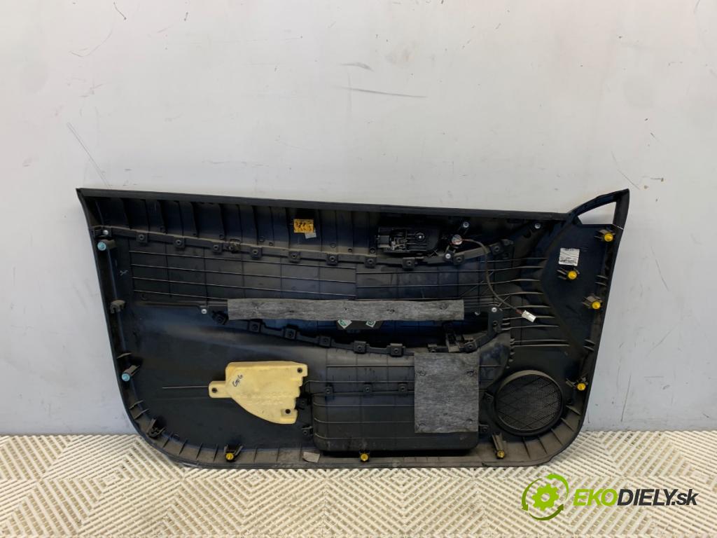 HYUNDAI i20 liftback 2009 57 kW 1.2 1248 čalúnenie Dvere pravy predný