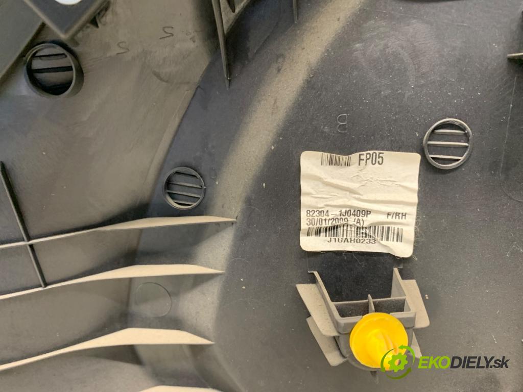 HYUNDAI i20 liftback 2009 57 kW 1.2 1248 čalúnenie Dvere pravy predný