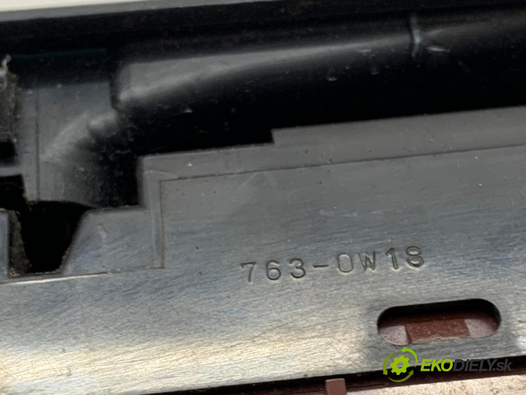 MITSUBISHI PAJERO PININ I samochód terenowy zamknięty 2002 95 kW 2.0 GDI (H67W, H77W) 1999 Prepínač okien  (Prepínacie páčky pod volantom)