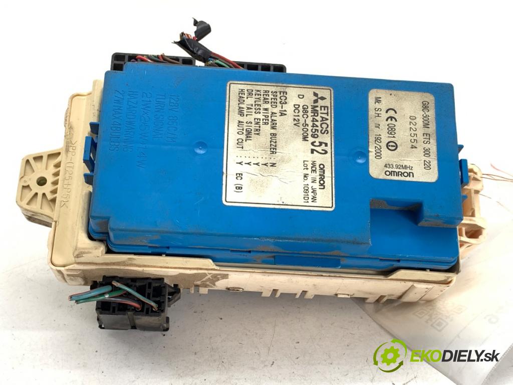 MITSUBISHI PAJERO PININ I samochód terenowy zamknięty 2002 95 kW 2.0 GDI (H67W, H77W) 1999 skříňka poistková MR445952 (Pojistková skříňka)