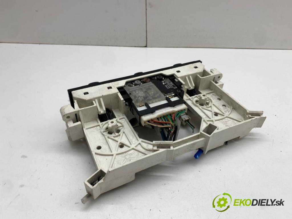 MITSUBISHI PAJERO PININ I samochód terenowy zamknięty 2002 95 kW 2.0 GDI (H67W, H77W) 1999 Panel ovládaní topení  (Páčky pod volantem)
