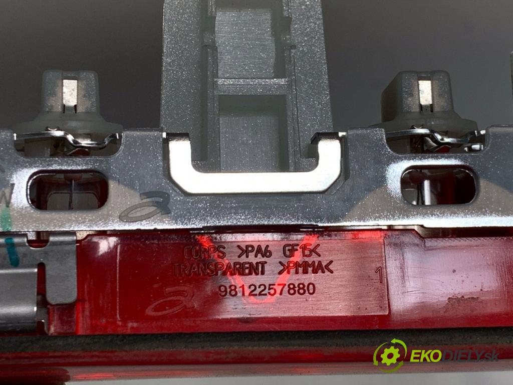 CITROEN C3 IV  2022 61 kW 1.2 PureTech 83 1199 světlo brzdových světel 9812257880