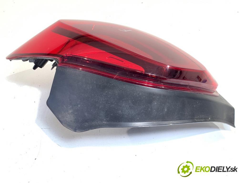 CITROEN C3 III liftback 2022 61 kW 1.2 PureTech 82 1199 světlo pravý zadní část 9812257480