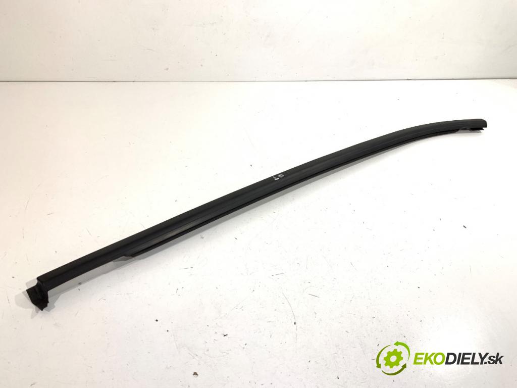 CITROEN C3 III liftback 2022 61 kW 1.2 PureTech 82 1199 Lišta Sbírání: zad pravy 9813218480