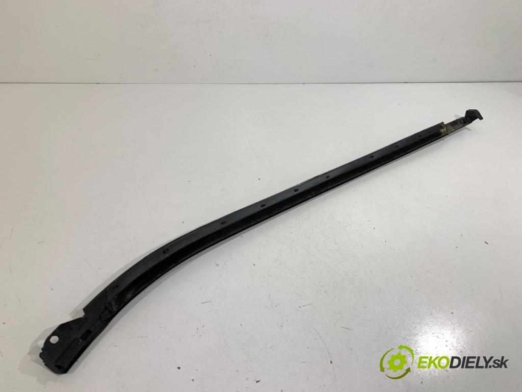 CITROEN C3 III liftback 2022 61 kW 1.2 PureTech 82 1199 Lišta Sbírání: zad pravy 9813218480