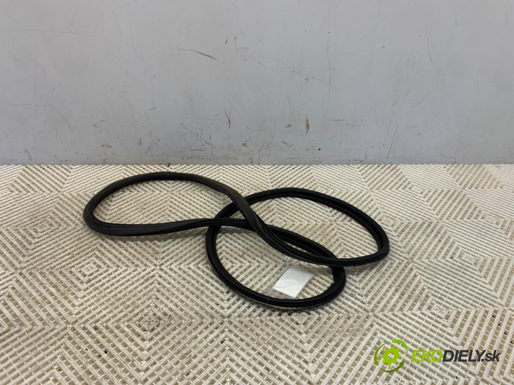 CITROEN C3 III liftback 2022 61 kW 1.2 PureTech 82 1199 těsnění dveří kufra 9813254680