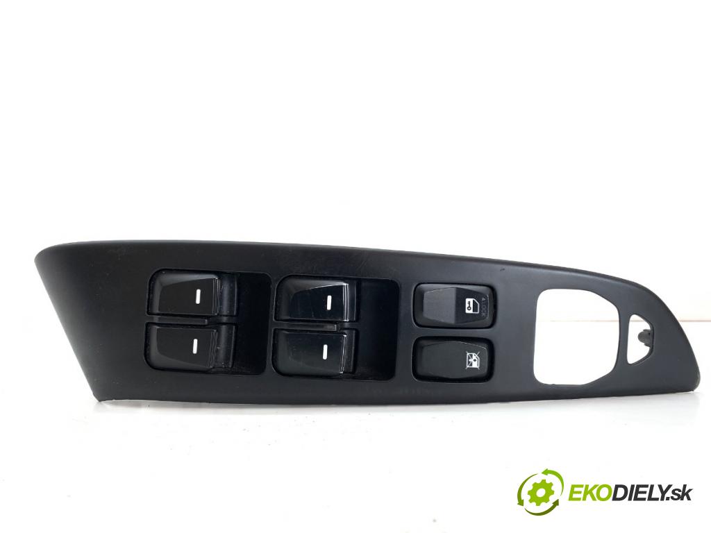 HYUNDAI ix35 SUV 2013 85 kW 1.7 CRDi 1685 Prepínač okien 93570-2Y0109P (Prepínacie páčky pod volantom)