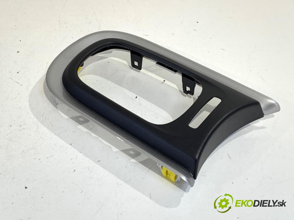 CITROEN C3 III liftback 2022 61 kW 1.2 PureTech 82 1199 lišty kryt prístrojovky 9812401777