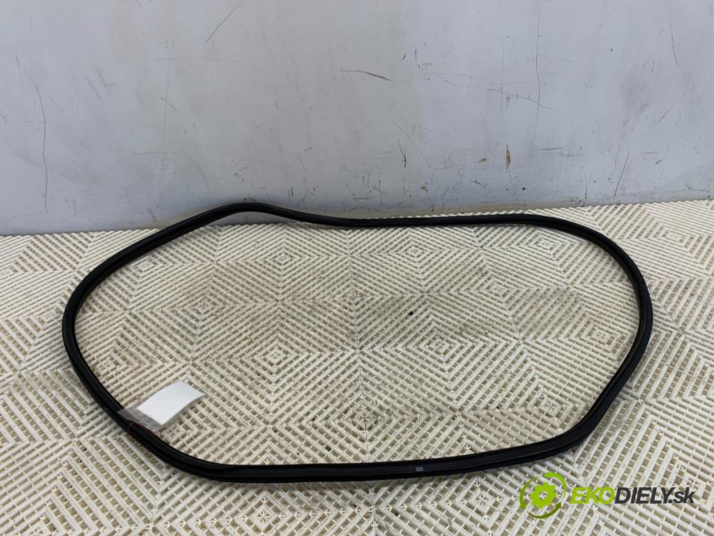 CITROEN C3 III liftback 2022 61 kW 1.2 PureTech 82 1199 tesnenie Dvere pravy predný 9813059580