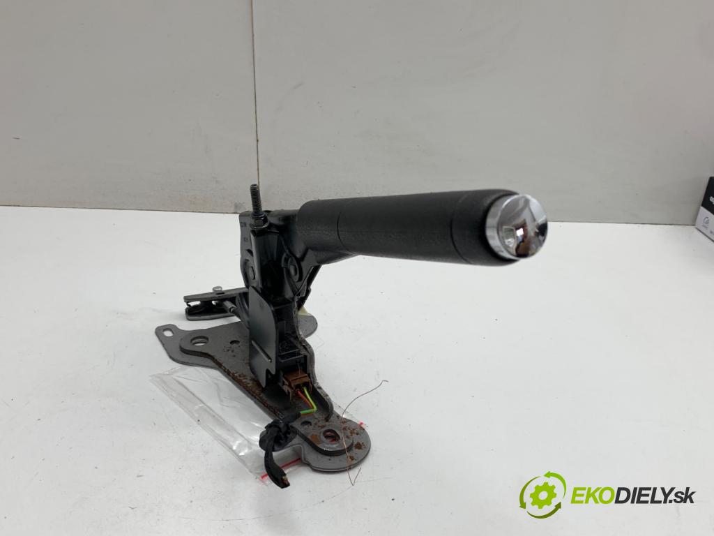 CITROEN C3 III liftback 2022 61 kW 1.2 PureTech 82 1199 kulisa brzdy ruční brzdy 98062965ZD