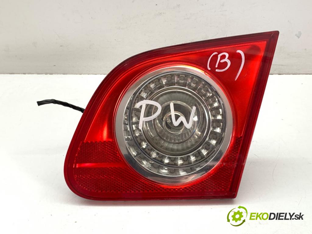 VW PASSAT B6 sedan 2010 103 kW 2.0 TDI 16V 1968 světlo pravý zadní část vnitřní 3C5945094E