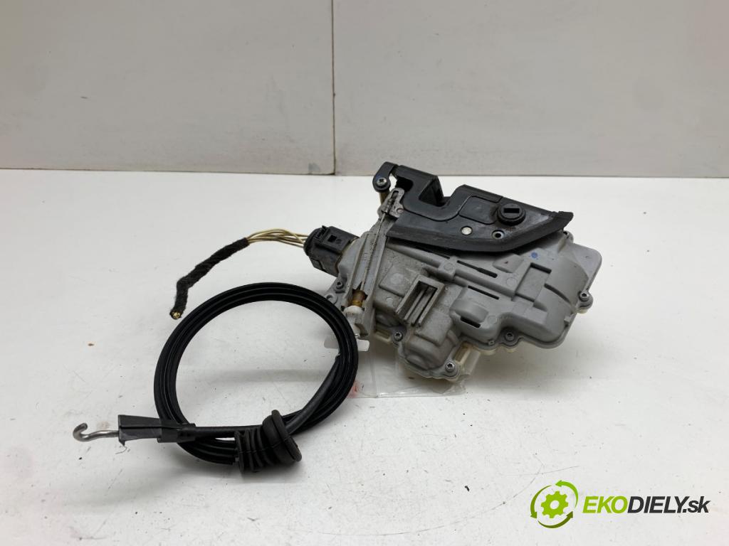 VW PASSAT B6 sedan 2010 103 kW 2.0 TDI 16V 1968 zámok Dvere ľavy zad 3C4839015A