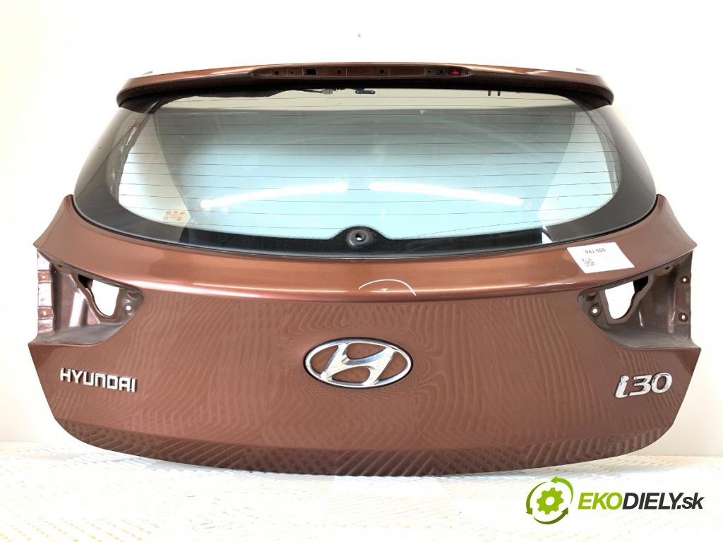 HYUNDAI i30 liftback 2013 73 kW 1.4 1396 kapota zadní část