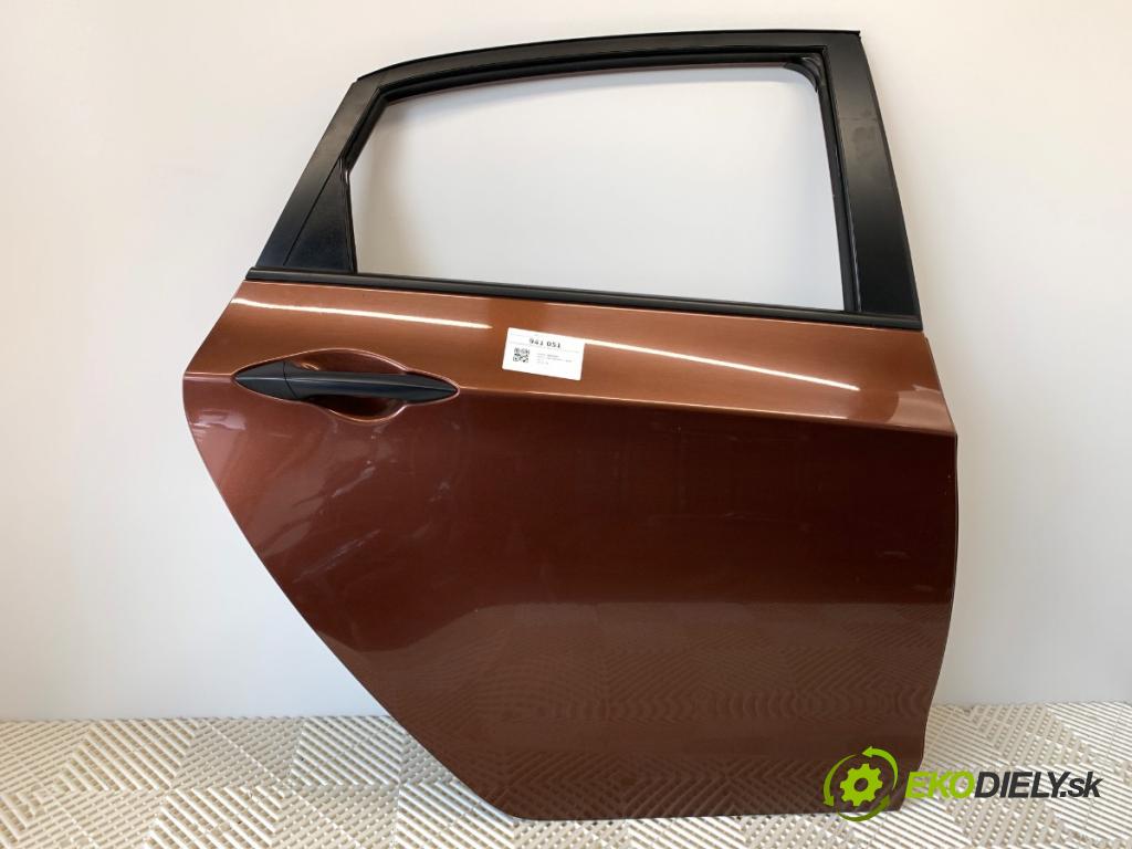HYUNDAI i30 liftback 2013 73 kW 1.4 1396 dveře pravý zadní část 