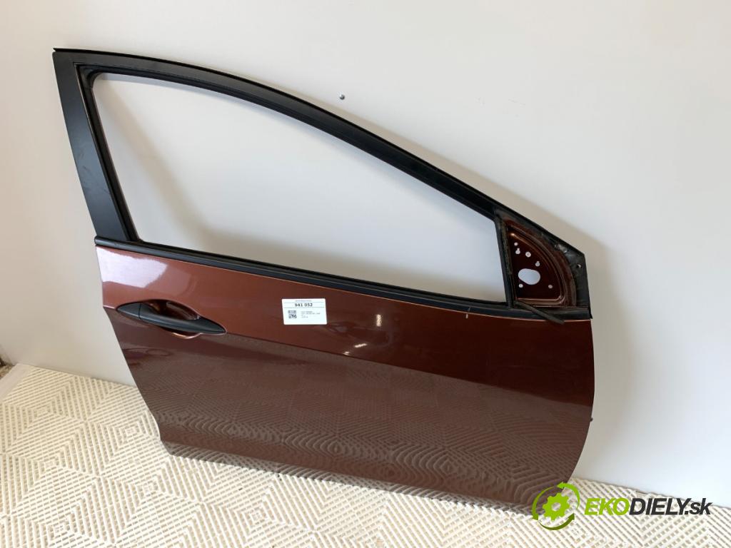 HYUNDAI i30 liftback 2013 73 kW 1.4 1396 dveře pravý přední část