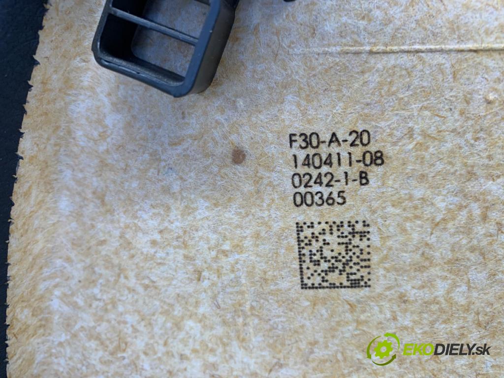 BMW F31 Kombi 2014 135 kW 320 d 1995 ča dveře levý přední část