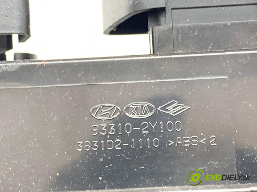 HYUNDAI ix35 SUV 2013 85 kW 1.7 CRDi 1685 Prepínač ohrievania, vyhrievania sedačky 93310-2Y100TAN (Prepínacie páčky pod volantom)