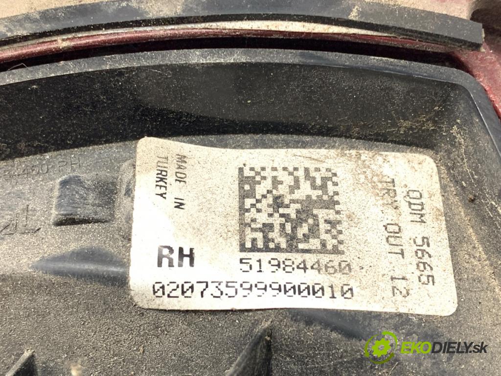 FIAT TIPO sedan 2016 70 kW 1.4 (356SXA1B) 1368 Svetlo pravy zad vnútorná 51984460