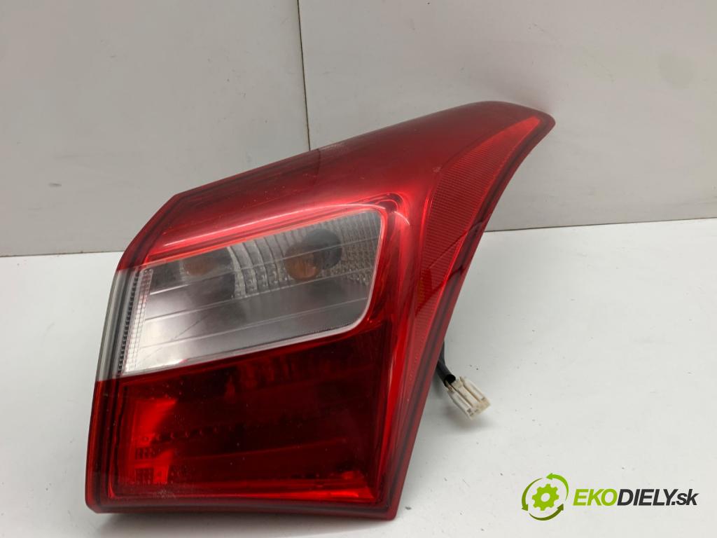 HYUNDAI i30 liftback 2013 73 kW 1.4 1396 světlo pravý zadní část 