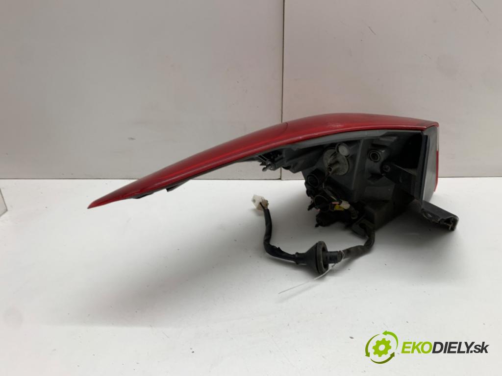 HYUNDAI i30 liftback 2013 73 kW 1.4 1396 světlo pravý zadní část