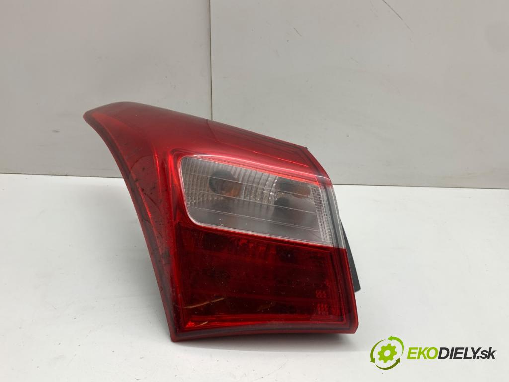 HYUNDAI i30 liftback 2013 73 kW 1.4 1396 světlo levý zadní část 