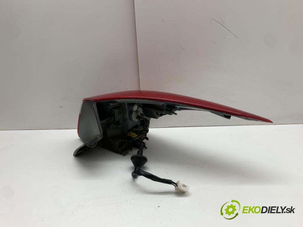 HYUNDAI i30 liftback 2013 73 kW 1.4 1396 světlo levý zadní část
